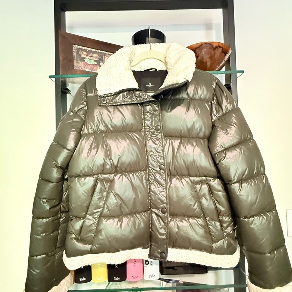 Stylish 7 For all Mankind Shearling Collar Puffer Jacket J001